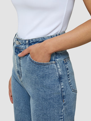 Women's Classic Jeans Relaxed Fit Snow Blue Wash