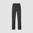 Ease Pants Relaxed Fit Northern Pine-byxor i mörkgrönt, med avslappnad passform, knäppning framtill och 360°-stretch.