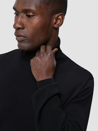 Seamless Premium Merino Knit Turtleneck Black