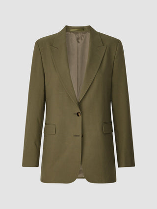 Essential Suit – rak damblazer i mörk olivgrön färg med skårade kragar och två knappar i en ren skandinavisk design.