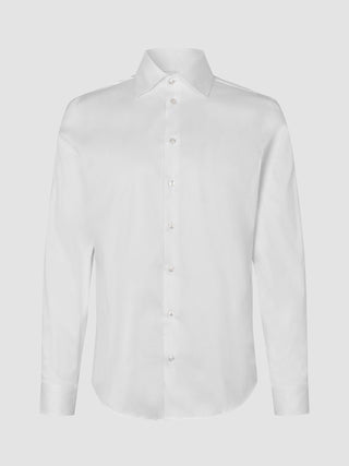 Elevated Shirt White Slim: en elegant vit långärmad skjorta i Pima-bomull med knäppning framtill och spetsig krage.
