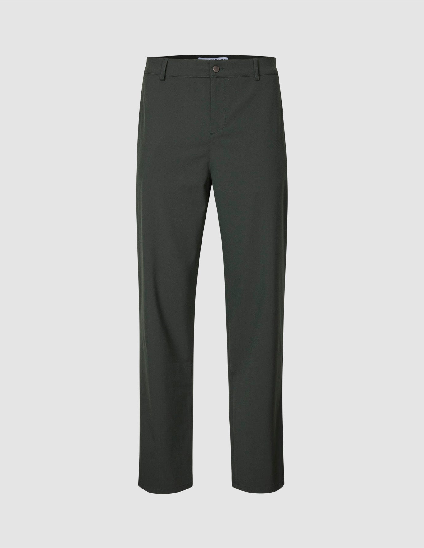 Ease Pants Regular Northern Pine – mörkgröna byxor med raka ben, knappstängning, bälteshällor och skandinavisk design.