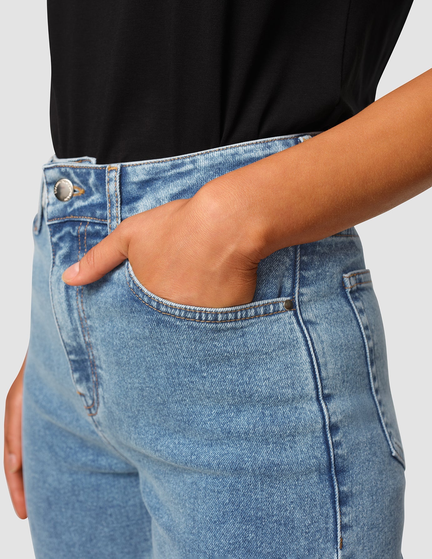 Jeans Tapered Snow Blue Wash