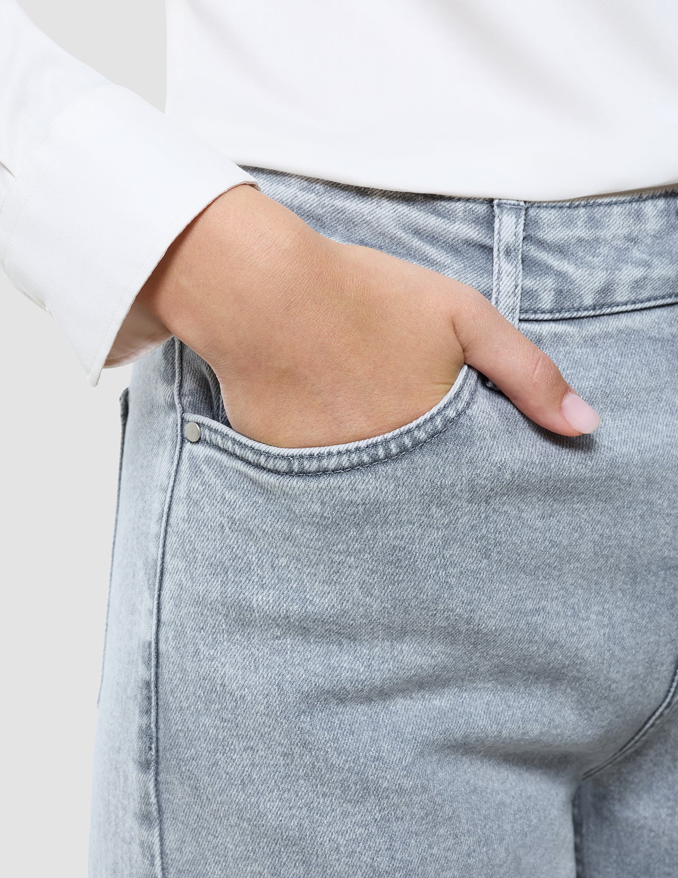 Women's Classic Jeans Straight Light Grey Washed