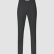 Motion Suit Pants Regular Pepper Grey – smalpassade byxor i skandinavisk design med en knapp och 360°-stretch.