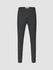 Motion Suit-byxor i slim fit, färg: Slim Pepper Grey, i en skandinavisk design med 360°-stretch.
