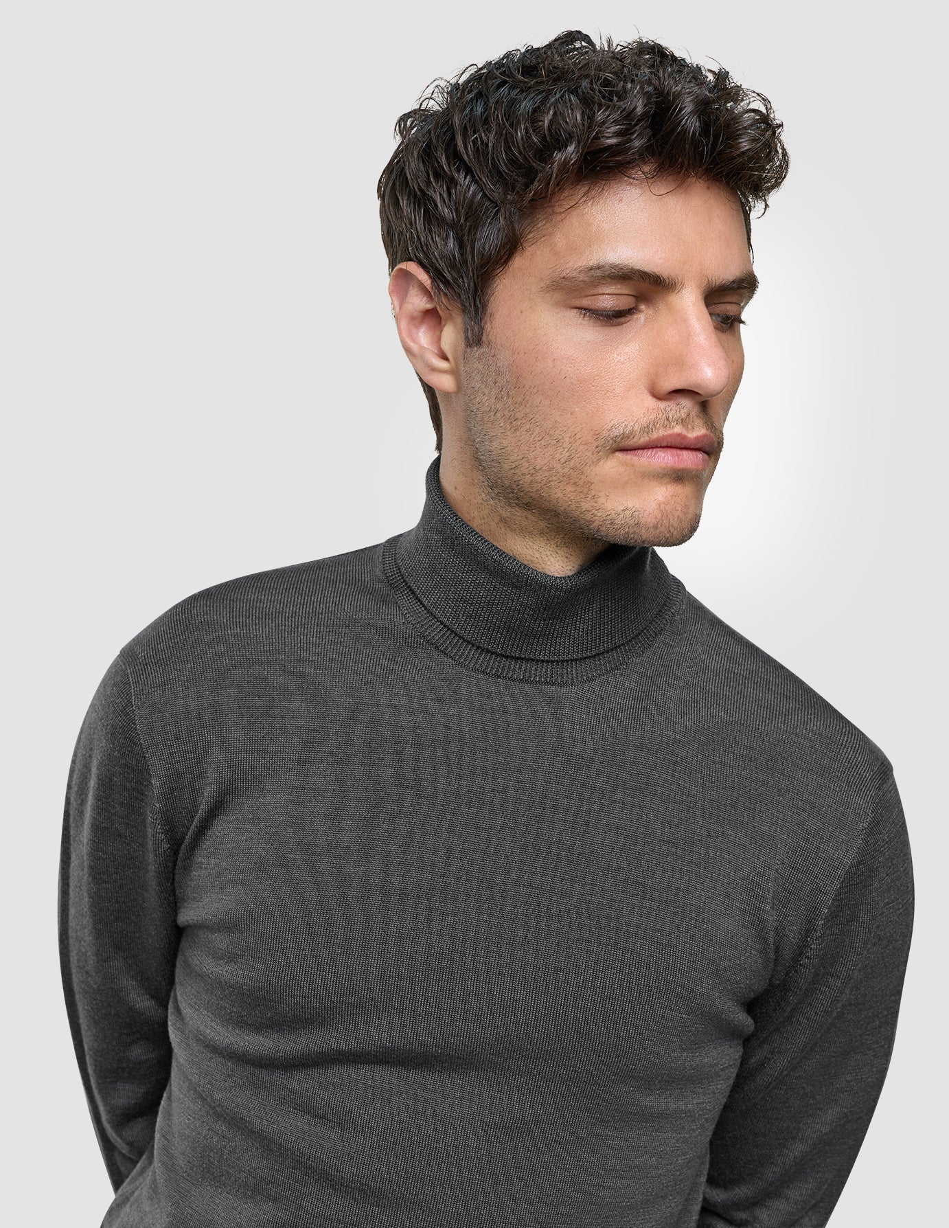 Seamless Premium Merino Knit Turtleneck Charcoal Grey